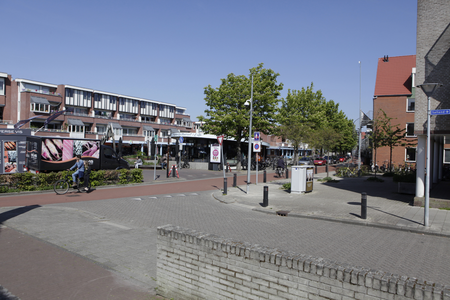 903032 Gezicht op het winkelcentrum Lunetten aan de Hondsrug te Utrecht, vanaf de Salland.